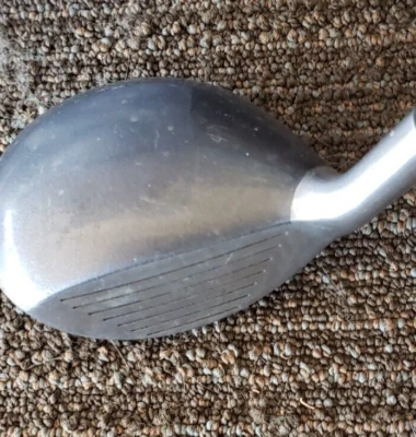 40 IN "THE PERFECT CLUB"  UTILITY GOLF CLUB FOR 140 YARDS AND IN  EXCELLENT - Image 1 of 4