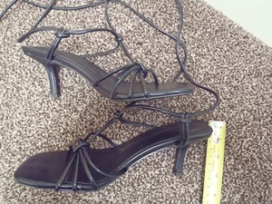 BNIB URBAN OUTFITTERS Strappy Black Leg Tie Lace Up Mid Heel Sandals 4 - Picture 1 of 6