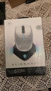 New - Alienware R0XJX Wired/Wireless Gaming Mouse - AW610M Lunar Light - Afbeelding 1 van 2