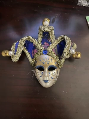 "Colgador de máscara e imán de mascarada bufón alegre veneciano musical dorado azul marino 5""" Foto 1 de 3