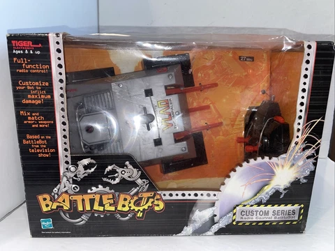 VINTAGE Tiger Hasbro BATTLEBOTS Battle Bots 2001 Robot RC The Impaler 59815 Cover