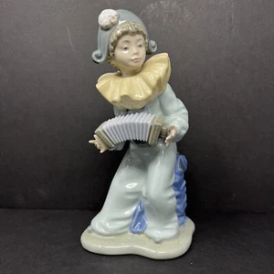 Lladro Nao 1102 Harlequin's Concerto Playing Accordion - Picture 1 of 9