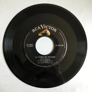 MIGUEL ACEVES MEJIA -LA CAMA DE PIEDRA / LLEGANDO- MEXICAN 7¨SINGLE PAPER SLEEVE - Picture 1 of 3