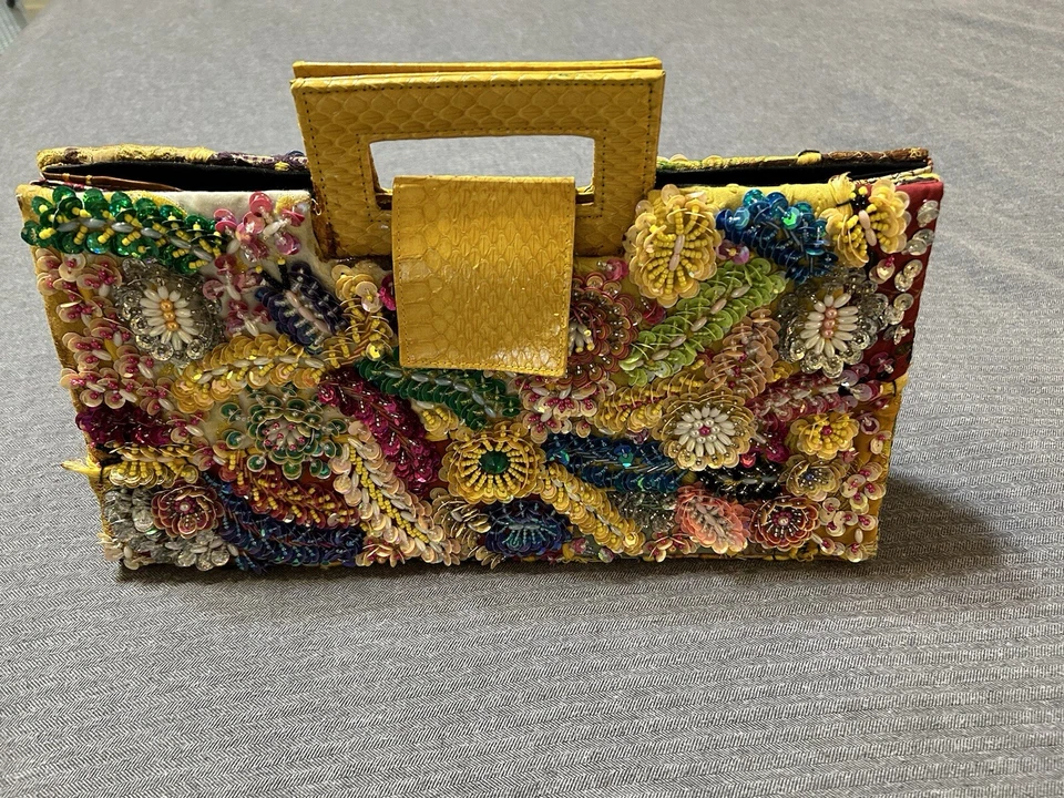 Bolso de mano Laura Lee Designs con cuentas lentejuelas diseño floral asas de serpiente Foto 1 de 4