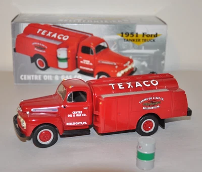 Camión cisterna Ford First Gear 1951 escala 1:34 (aceite central) Foto 1 de 4