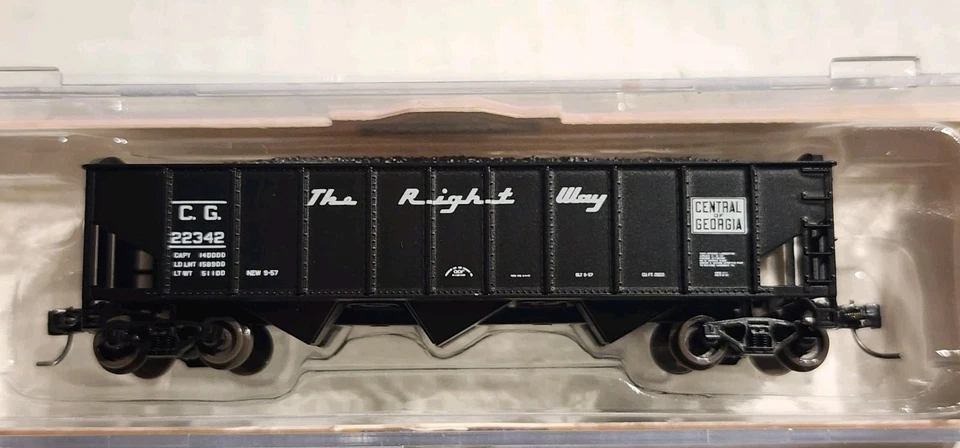 Athearn N Scale 3 Bay Hopper Central of Georgia #22342 - Image 1 of 4