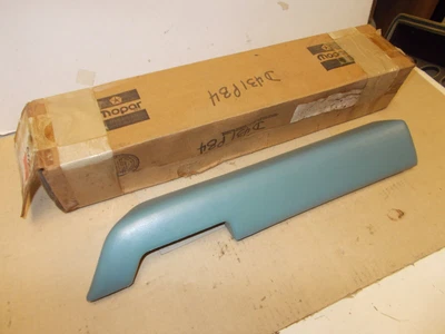 Reposabrazos puerta delantera izquierda Mopar NOS 1977-78 Plymouth Fury Dodge Monaco 2 puertas HT Foto 1 de 2