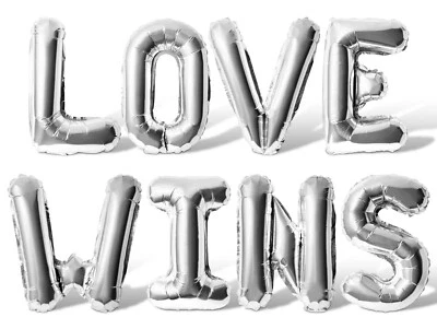 LOVE WINS 信件气球横幅 - 10 种颜色可选 - 骄傲日派对装饰 — 第 1/4 张图片