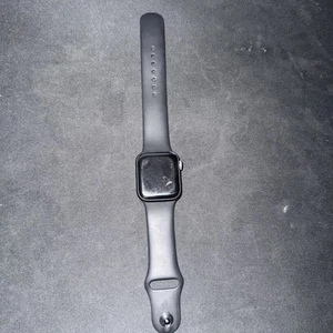 Apple Watch Series 4 40mm w/ Black Band Parts Only *READ* ⚠️ - Photo 1 sur 4