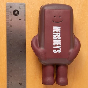 Juguete exprimidor de espuma de chocolate con leche Hershey's/figura suave Nerdhaven - Imagen 1 de 2