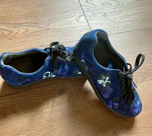 Camper Edición Limitada Flor Bordada Mujer Zapatillas en Azul - Talla 38/5 - Imagen 1 de 6