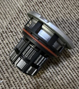 Auto Locking Front Hub For Ford F250/F350/F450/F550 Super Duty 2005-10 4x4 Axle - Picture 1 of 3