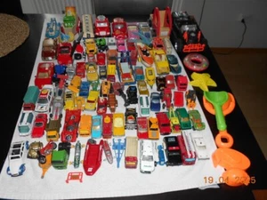 Konvolut 100 alte Matchbox, Majorette, Baufahrzeuge usw. - Bild 1 von 3