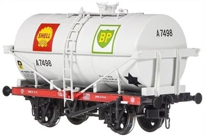 Dapol 4F-058-002 OO Gauge 14t Class A Tank Wagon BP Silver A7498 - Picture 1 of 1