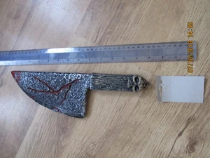 HALLOWEEN DECORATION HAND AXE CLEAVER + BLOOD PLASTIC  SCREAM MACHINE BNIB - Picture 1 of 1