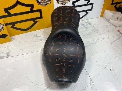 OEM 07-17 Fat Boy, Softail Reach 2-Up Seat "DEMOSTRACIÓN" Foto 1 de 4