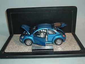 2000 VOLKSWAGEN BEETLE BLUE LE 1046/7500 FRANKLIN MINT 1:24 DIECAST & DISPLAY - Picture 1 of 12