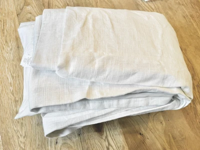 Cortina opaca Pottery Barn de lino esmerilado, panel blanco de 100 x 120" Foto 1 de 3