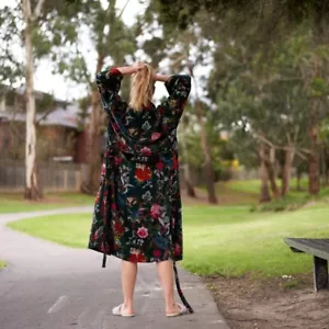 Abrigo chaqueta de terciopelo de lujo con flecos kimono negro estampado floral kimono bata larga - Imagen 1 de 4