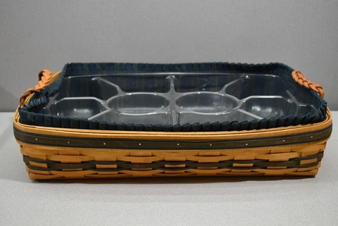 Longaberger Collectors Club 1999 Family Picnic Basket W/Lid & Protective Insert Cover