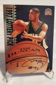1997-98 Scoreboard RC Tim Duncan Lottery Pick Auto Rookie (On Card) - Picture 1 of 5
