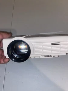 YOWHICK 1080P Mini LCD Video Projector - Picture 1 of 4