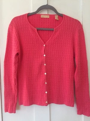 Suéter cárdigan de algodón tejido con cable Kate Hill, rosa, pequeño mediano, ECU Foto 1 de 4