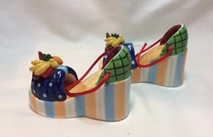 1999 PELZMAN’S Design for Vandor Ceramic Wedge Sandals Salt & Pepper Shakers - Picture 1 of 6