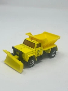 Matchbox 1990 Yellow Chevrolet Highway Maintenance Truck International Airport - Picture 1 of 7