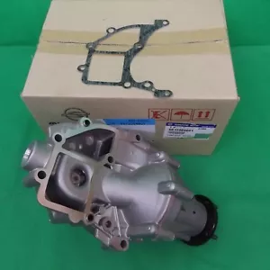 GENUINE MERCEDES BENZ MB VAN MB100 & MB140 DIESEL WATER PUMP ASSY + GASKET SET - Picture 1 of 7