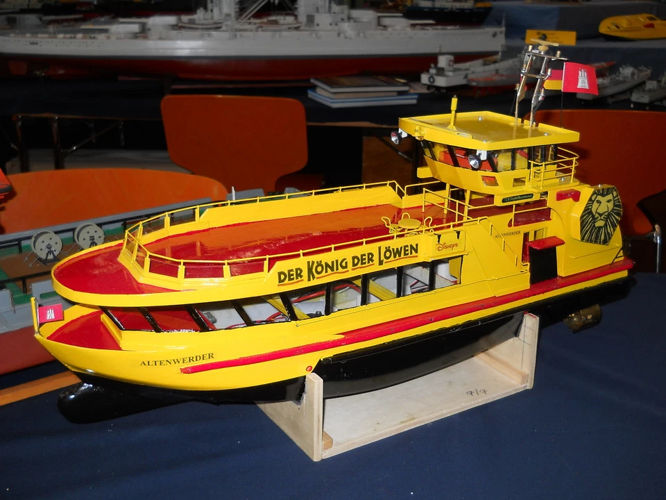  Gfk-Rumpf für Hadag Fähre 2000 in 1:50 (Bügeleisen) - Bild 1 von 3