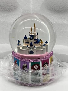 Globo de nieve princesa Disney - Castillo Fantasyland - Imagen 1 de 7