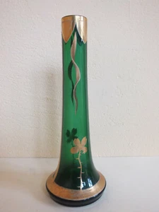 Schöne grüne Jugendstil-Vase aus Glas - vergoldetes Ornament - um 1900  - Bild 1 von 8