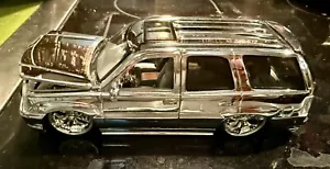 Jada Toy Dub City Platinum Edition Maßstab 1:24 2002 Cadillac Escalade Modell - Bild 1 von 5