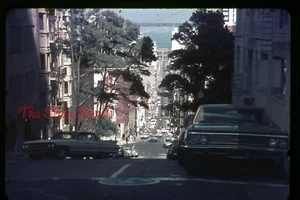 San Francisco California scena di strada vecchie auto collina 1967 diapositiva 35 mm - Foto 1 di 1