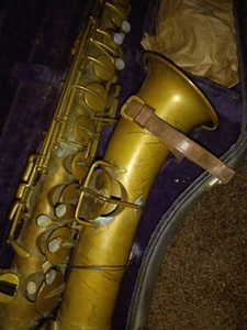 Custodia classica Buescher Tru Tone C melodia ottone sax contorno uomo con collo luna VgAAA - Foto 1 di 24