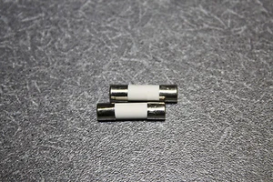 2 pezzi 8A 5x20mm T8A FUSIBILE IN CERAMICA adatto per scheda di alimentazione LG Sanyo Emerson Vizio - Foto 1 di 1