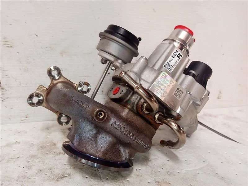 Turbocompresor GM 55515934 de 2023 Encore GX 1,2 L 10265878 Foto 1 de 4