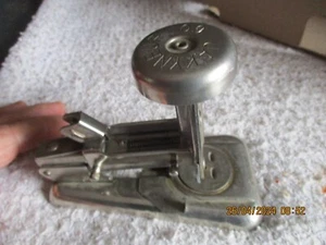 Ancienne Agrafeuse Poussoir JAKYNEUF 60 à charger d'agrafes - Imagen 1 de 7