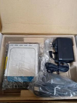 D-link DI-524 AirPlus G 54 Mbps 10/100 Wireless G Router (D-Link) Free UK P&P - Image 1 of 4