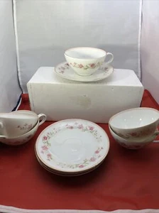Grant Crest fine china Dianne 4 saucers and 5 tea cups - Picture 1 of 5