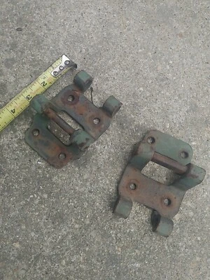 Juego de 2 bisagras de capó? Par de soportes de montaje M151 Mutt ejército militar de Estados Unidos jeep  Foto 1 de 4