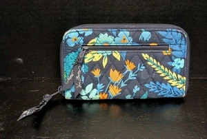Vera Bradley Midnight Blue Floral Zip Around Wallet / Wristlet Quilted Clutch - Picture 1 of 8
