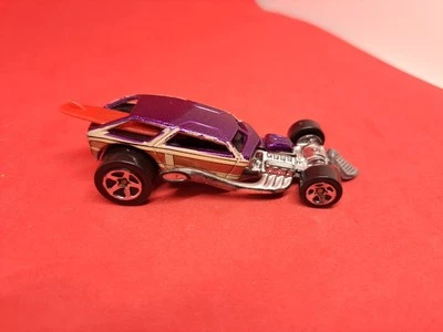 Hot Wheels Surf Crate Purple w/ wood panels First Editions 1/64 scale - Image 1 of 4