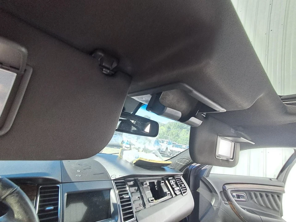 Espejo retrovisor Ford Taurus 2016 usado atenuación automática sin sensor de lluvia Foto 1 de 1