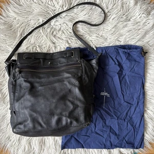 Jerome Dreyfuss Pedro Umhängetasche schwarz Leder erweiterbar Reißverschluss Akzent Einheitsgröße - Bild 1 von 15