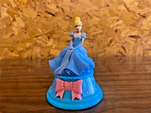 DISNEY Sitting CINDERELLA on Small Ring Box with working sound 3 LR44 Batteries - Picture 1 of 7