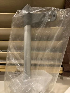 hotpoint freezer handle J00146592 (from model FZ150G but may fit other models) - Picture 1 of 1