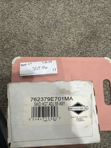 Briggs & Stratton Shoe Part 762379E701MA - Picture 1 of 2
