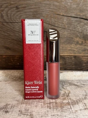 💄 Rossetto Kjaer Weis Matte Naturally Liquid - Incantevole (3,5 ml) | Prezzo consigliato = $30 - Immagine 1 di 4